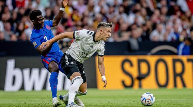 而是同行 而是同行