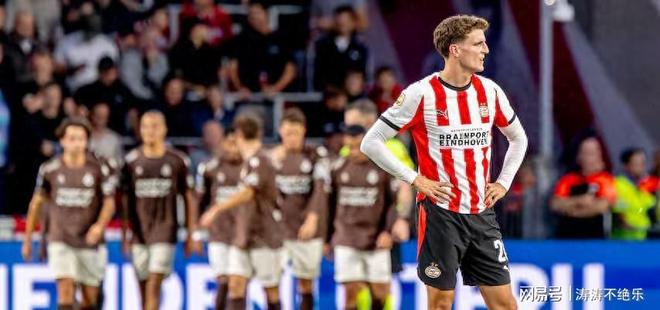 俱乐部和球 俱乐部和球