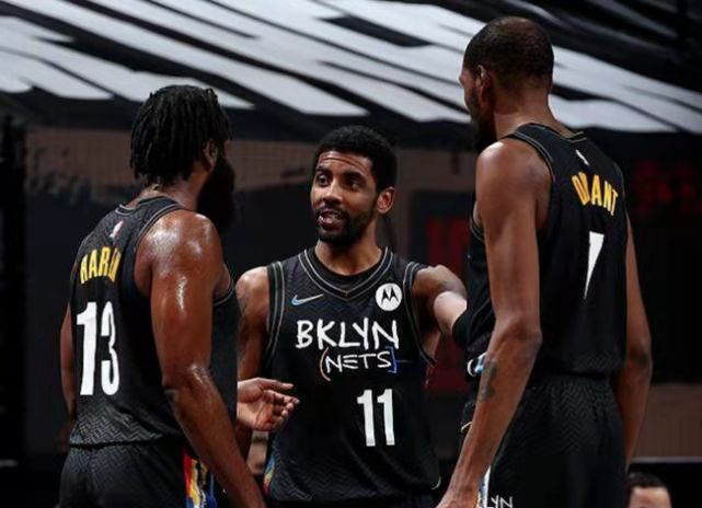 以稳健控球 以稳健控球