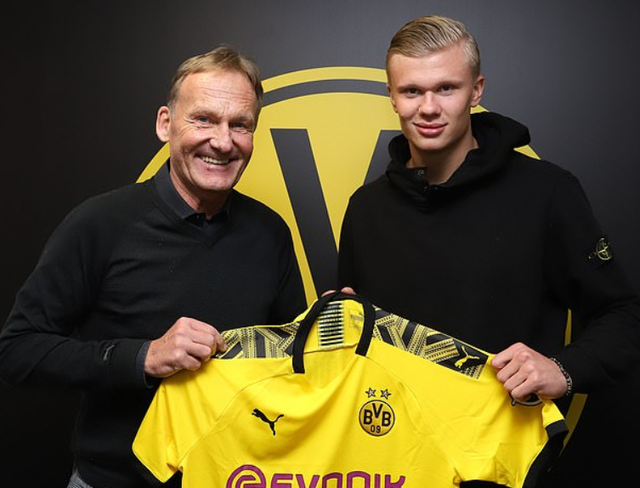 英格兰足总杯｜前2次曾率曼联擒狐狸 范尼身分转换倒戈