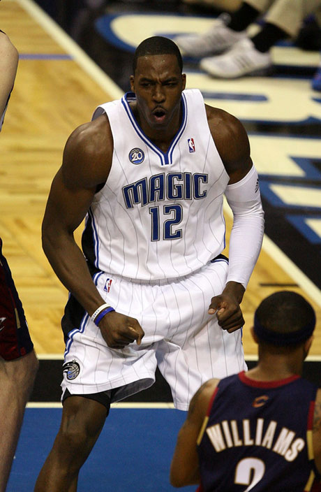 英超12月最佳球员候选：哈兰德、埃基蒂克、罗杰斯在列